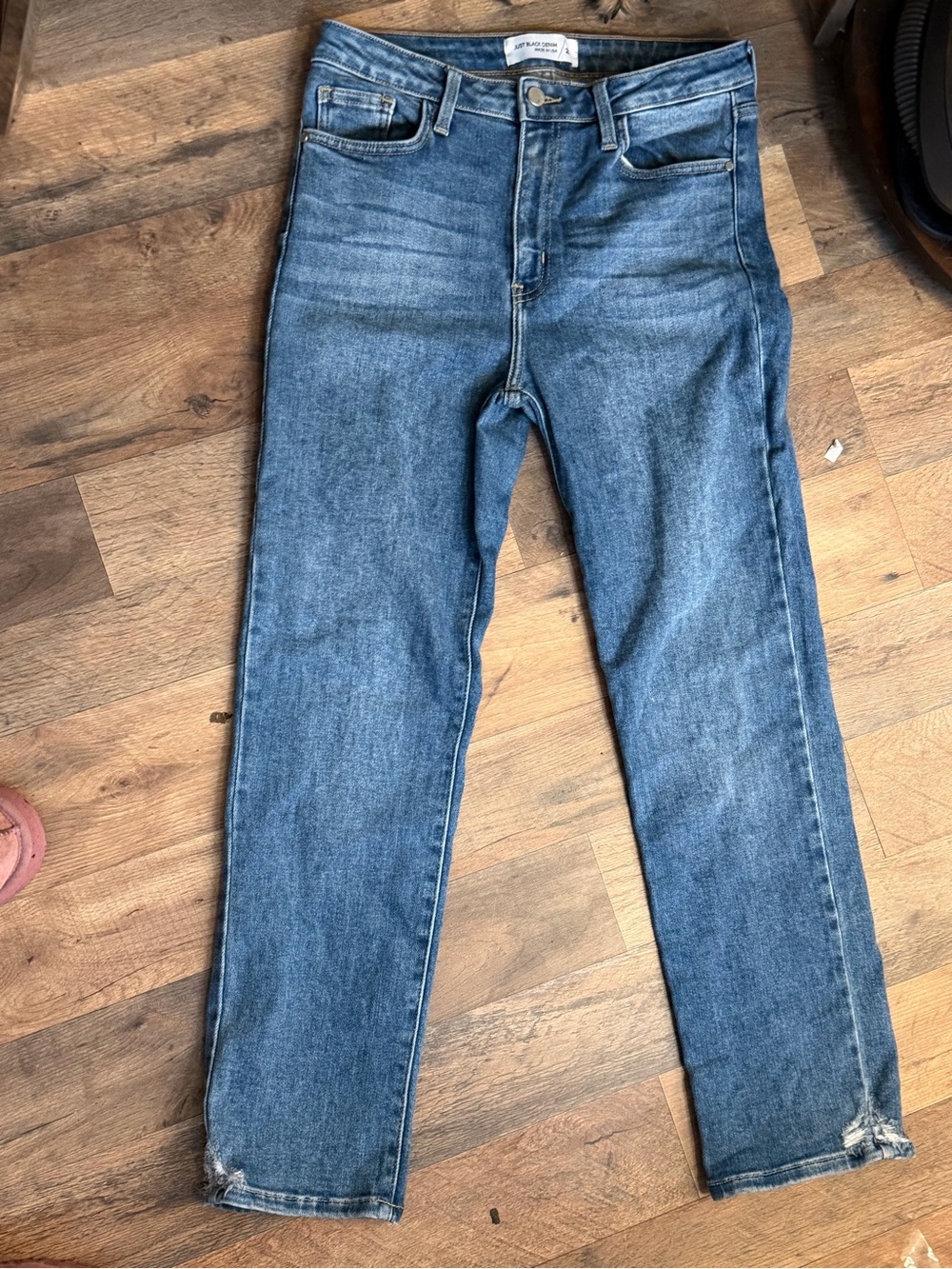 Just Black Jeans with Contrast Stitching Straight as an arrow line Sz 29